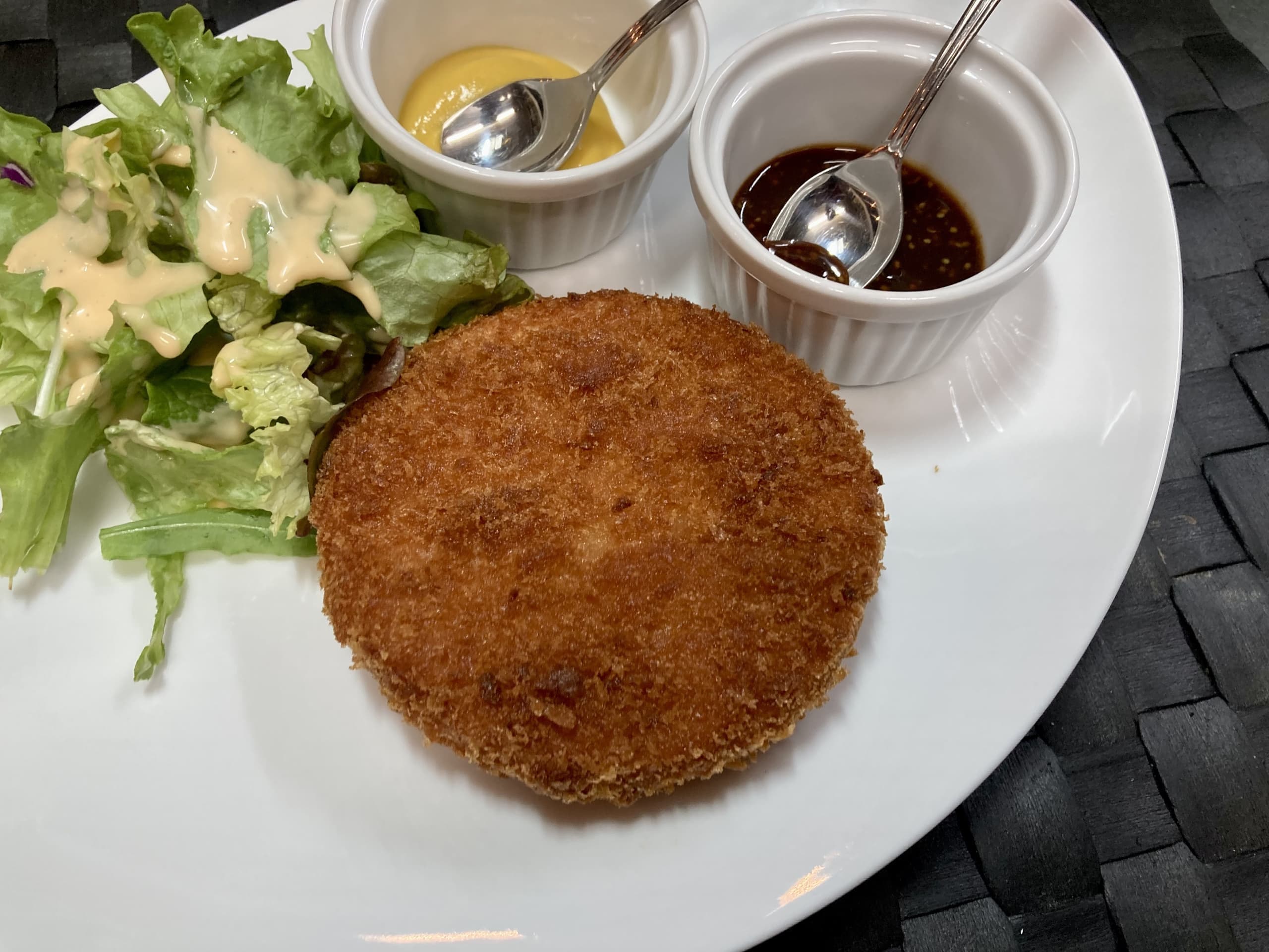 厚切りハムカツ